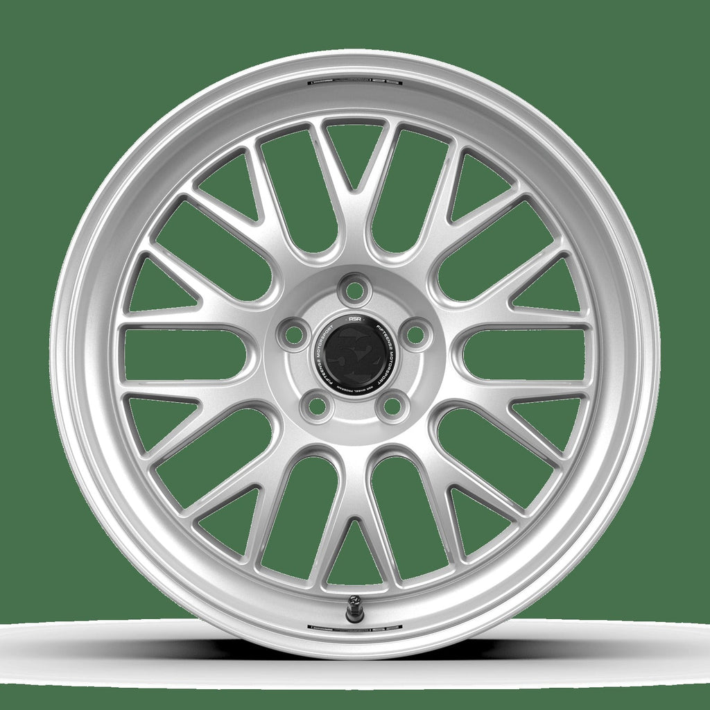 fifteen52 Holeshot RSR 18" 5x112 Radiant Silver