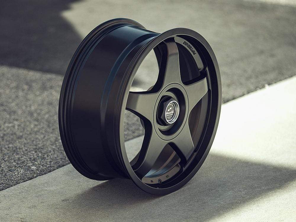 fifteen52 Cast Chicane 19" Wheel - (Asphalt Black)